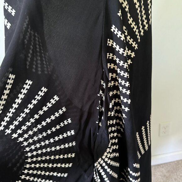 Manaola Pualahilahi dress - Picture 6 of 7